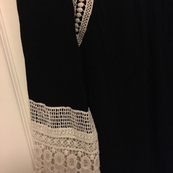 Umgee black/ white with crochet lace size M - Picture 3 of 5